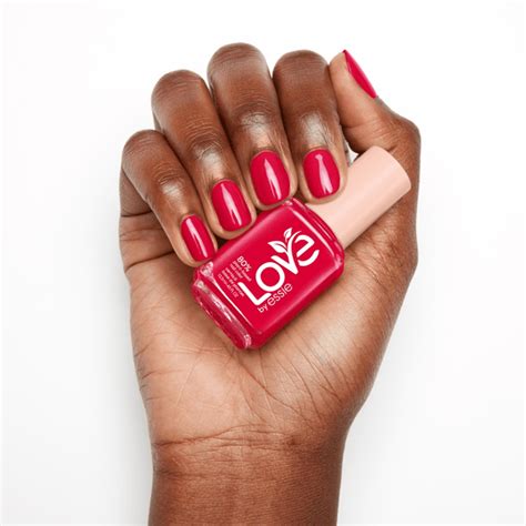 essie i am the spark|I am the moment .